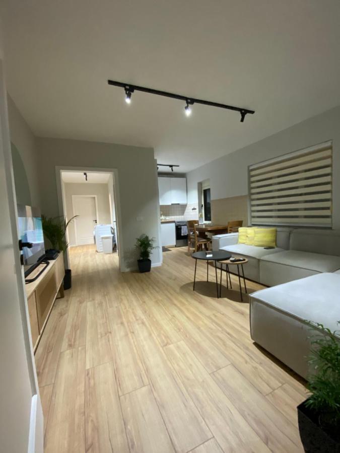 Lucas Downtown Apartment ติรานา ภายนอก รูปภาพ