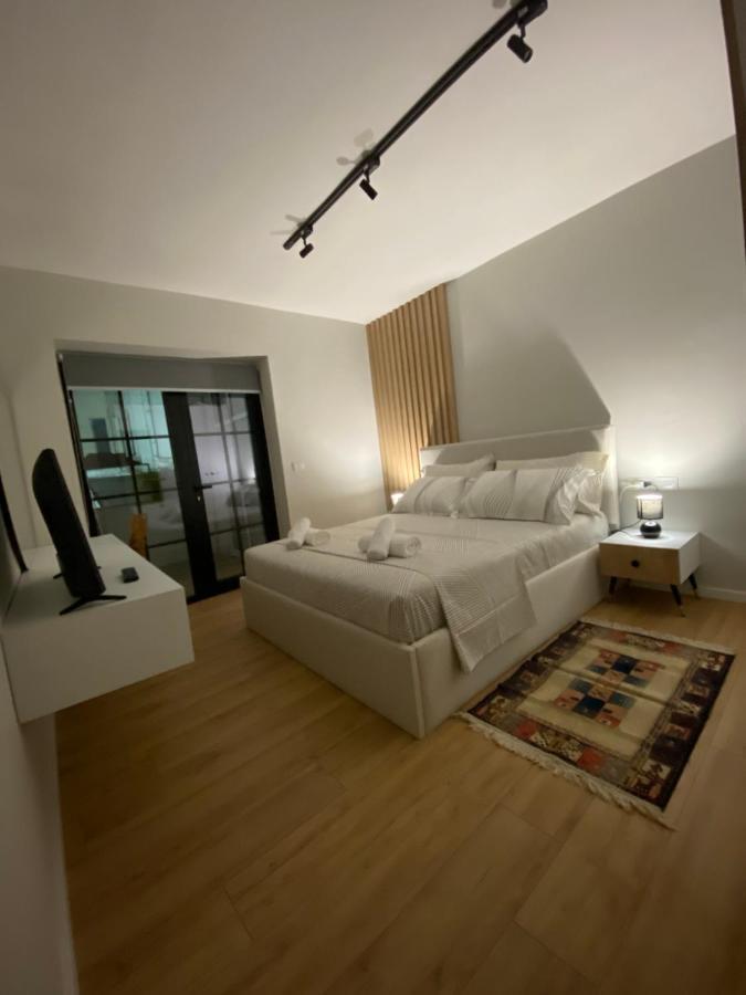 Lucas Downtown Apartment ติรานา ภายนอก รูปภาพ