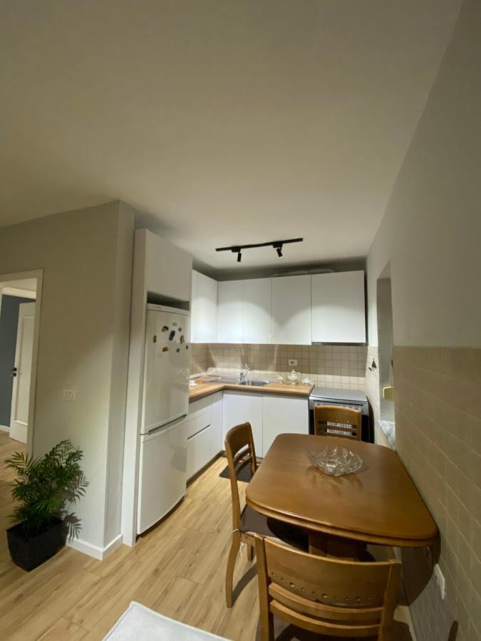 Lucas Downtown Apartment ติรานา ภายนอก รูปภาพ