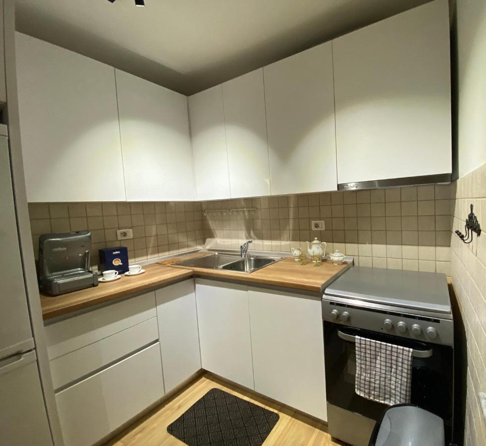 Lucas Downtown Apartment ติรานา ภายนอก รูปภาพ